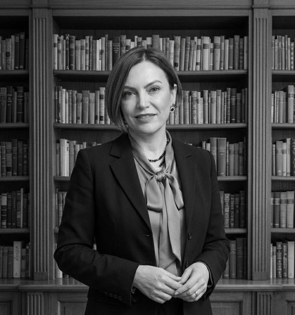 Av. Emine ÇİLELİ ARİK — Kurucu Ortak